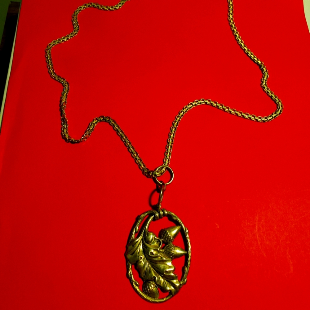 Vintage 925 Sterling Silver Acorn & Leaf 1930's or 1940's Neckless